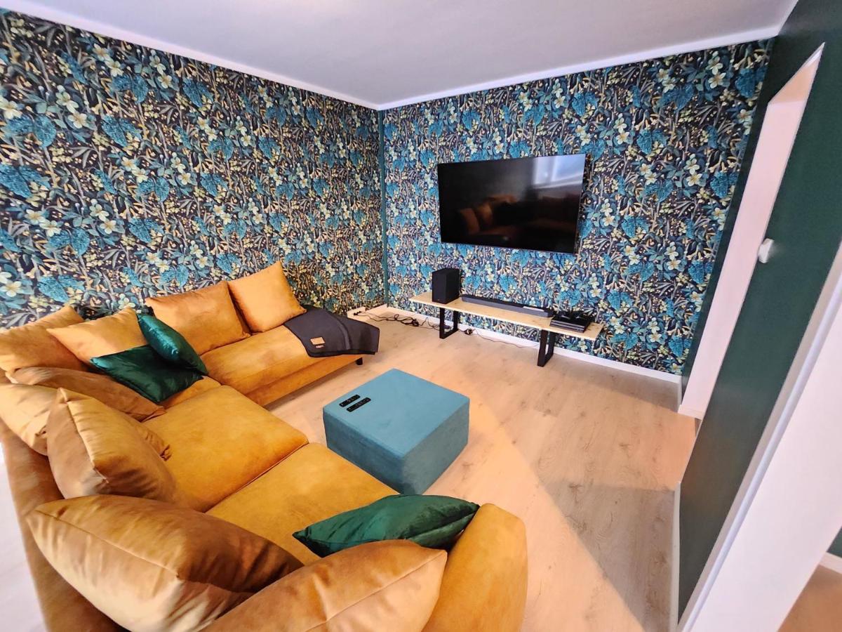 Inspiring Apartment Near City Center Микели Екстериор снимка